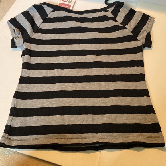 NWT No Boundaries Black & Gray Horizontal Striped T-shirt - Picture 7 of 7